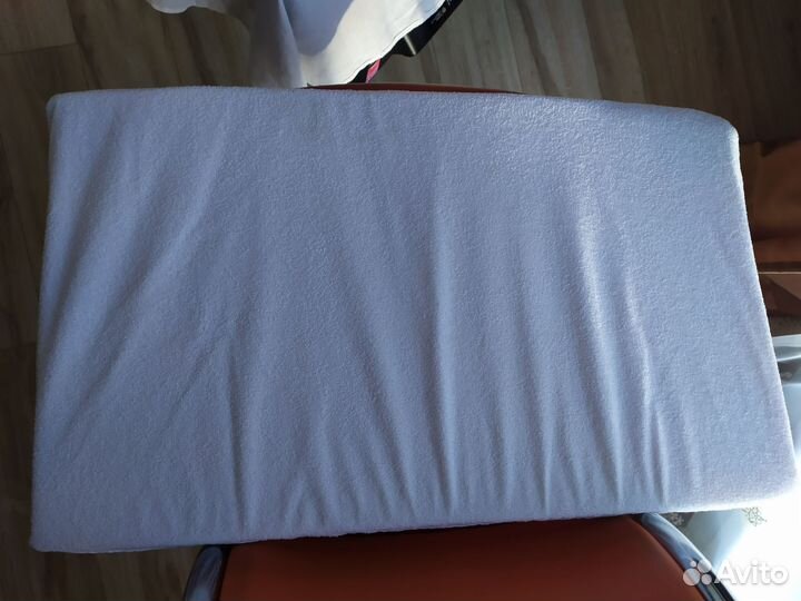 Подушка позиционер для новорожденных клиновидная