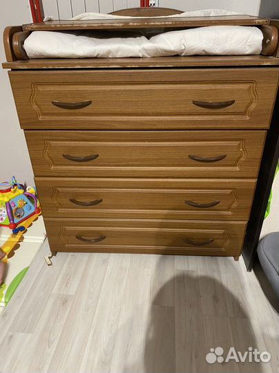 Пеленальный стол