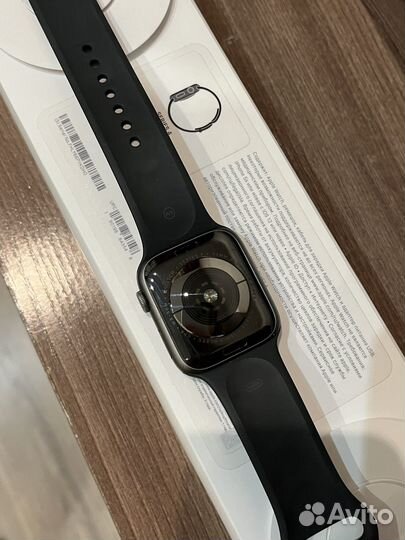 Часы apple watch 4 44 mm