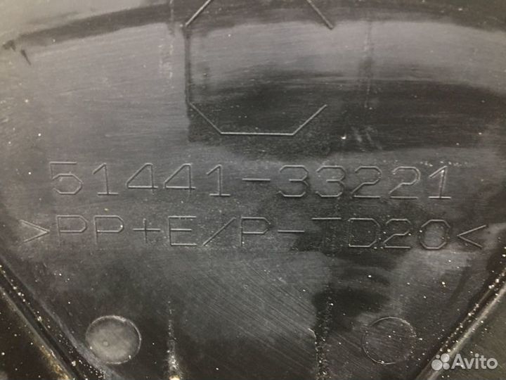 Пыльник двигателя Toyota Camry V70