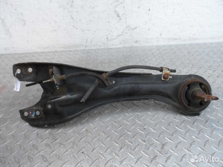 Рычаг задний правый Honda Odyssey 3