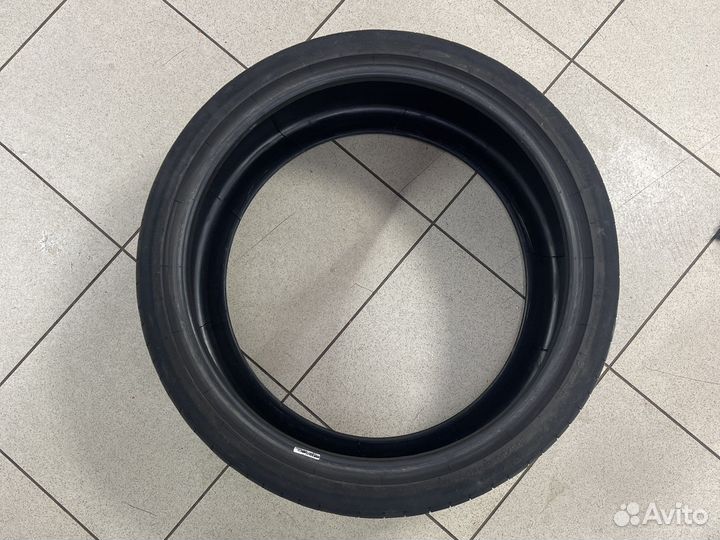 Michelin Pilot Super Sport 295/30 R21