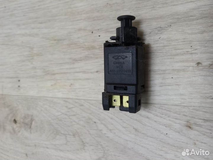 Indis Датчик включения стопсигнала Chery Indis 201