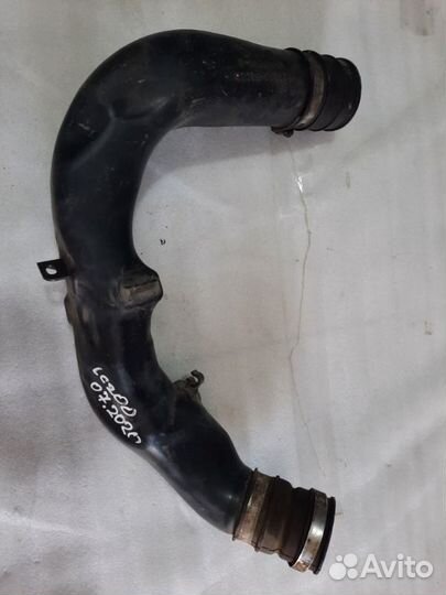 Патрубок интеркулера Toyota Land-Cruiser 200