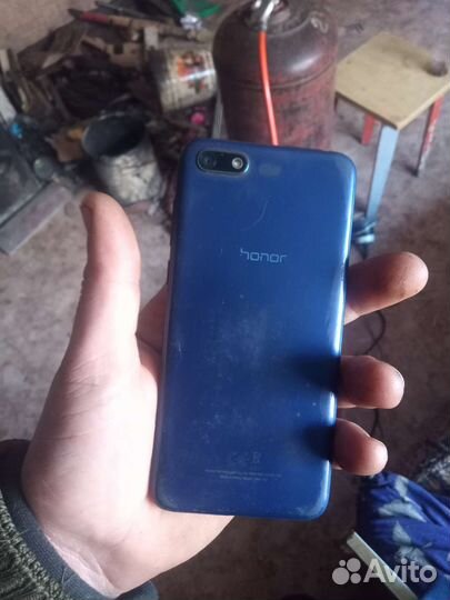 Телефон Honor 7s