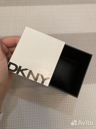 Часы dkny