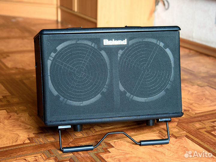 Комбоусилитель Roland AC-40 акуст.гитары и микроф