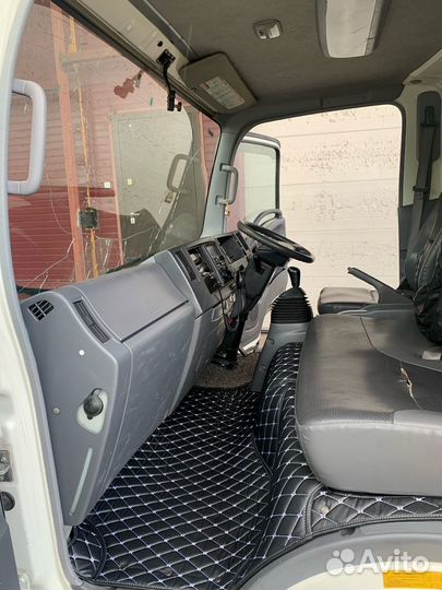 3d коврики на грузовик Nissan Cabstar