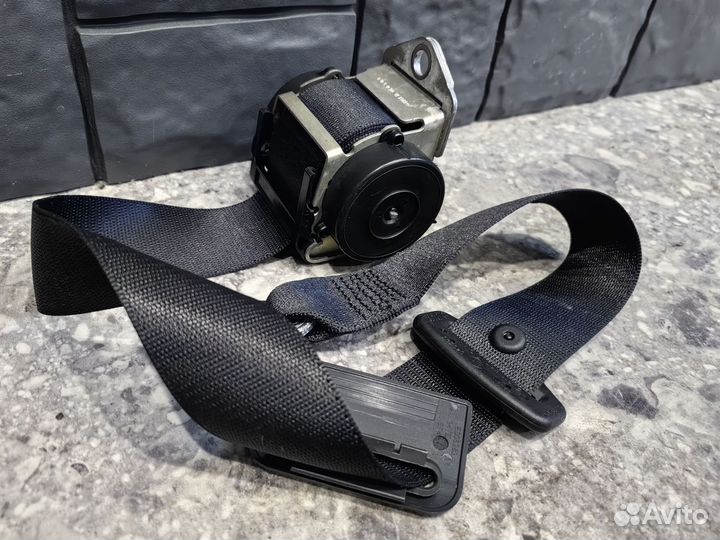 Ремень безопасности задний W211