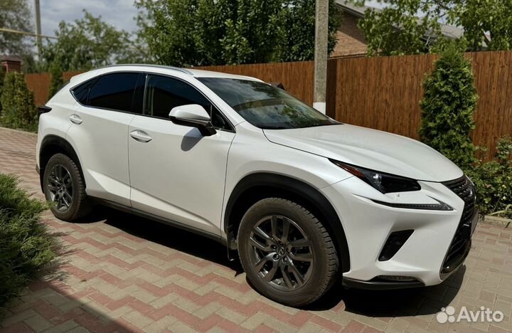 Lexus NX 2.0 CVT, 2018, 47 800 км