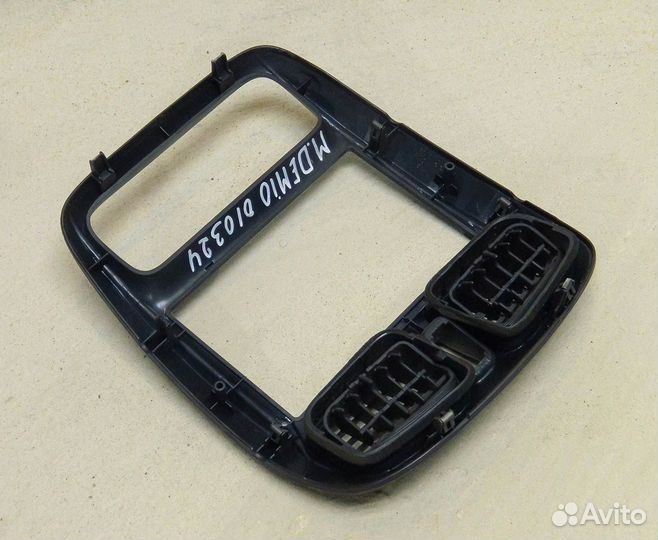 Рамка магнитолы Mazda Demio 1