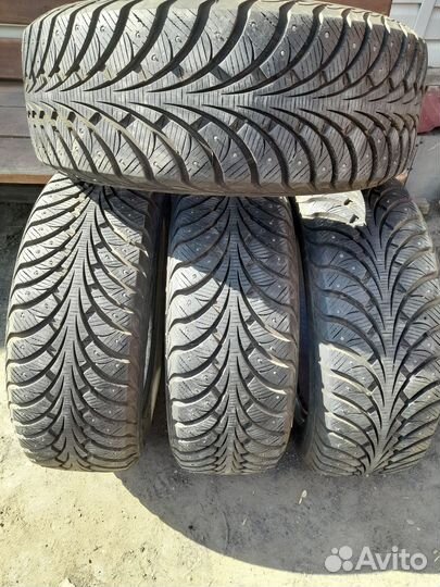 Goodyear UltraGrip Extreme 225/60 R17 99