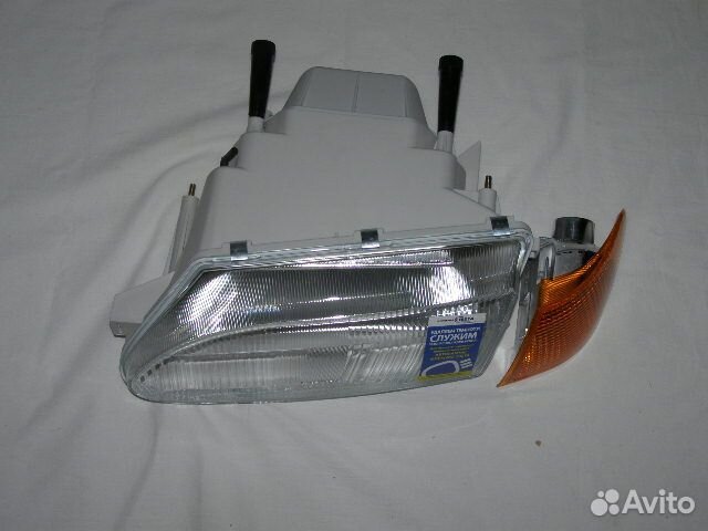 Фара передняя Ваз 2114 с желтым поворотником