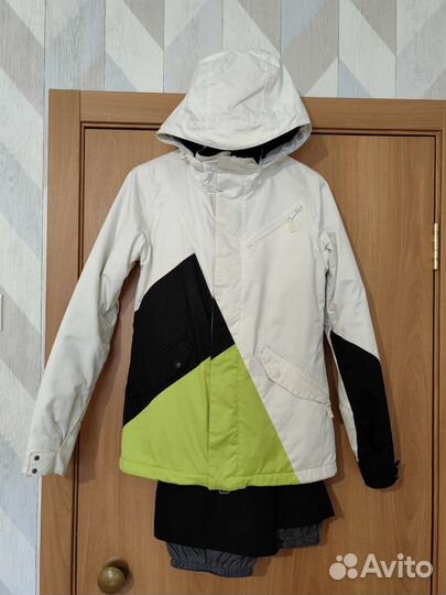 Сноубордический костюм женский