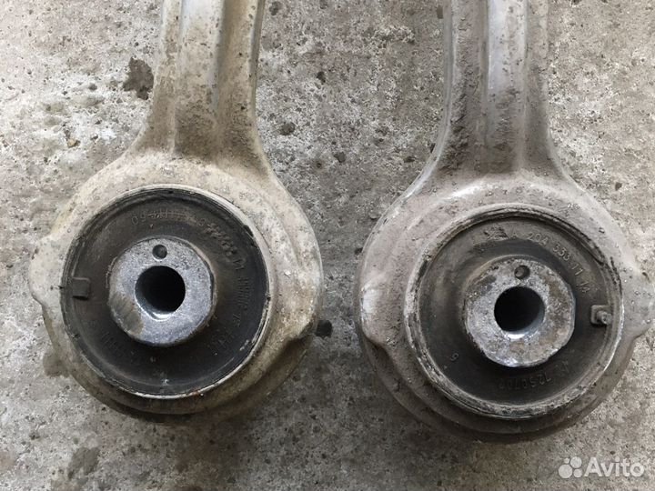 Рчаг подвески верхний Mercedes W203 (3108)