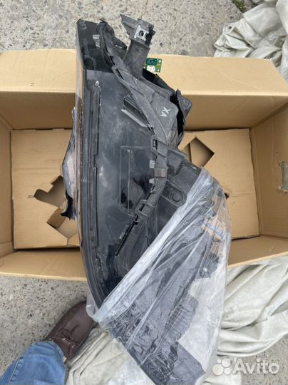 Фара на lexus lx600