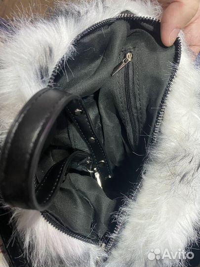 Пушистая сумка через плечо