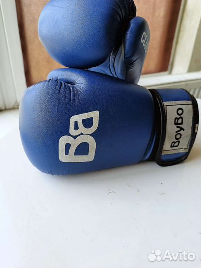 Боксерские перчатки BoyBo 8 oz оригинал