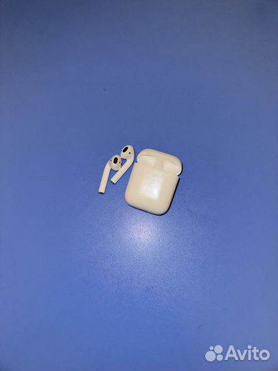 AirPods (1-го поколения)