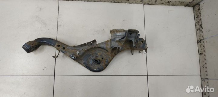 Рычаг подвески задний продольный правый