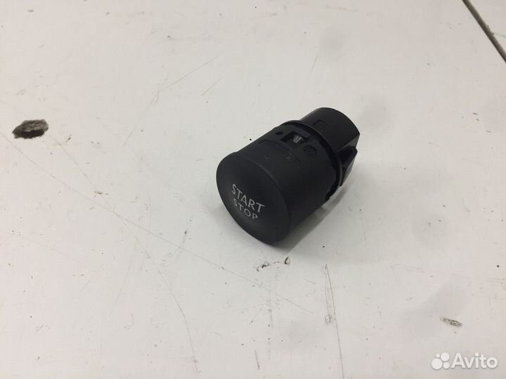 Кнопка запуска двигателя (Renault Captur)