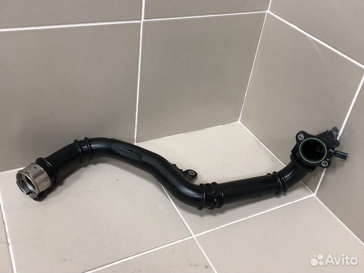 Патрубок интеркулера Renault Arkana 144601599R