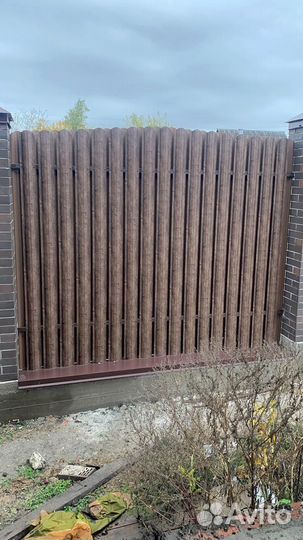 Забор из евроштакетника