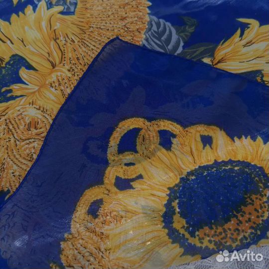 Подсолнухи красивый платок