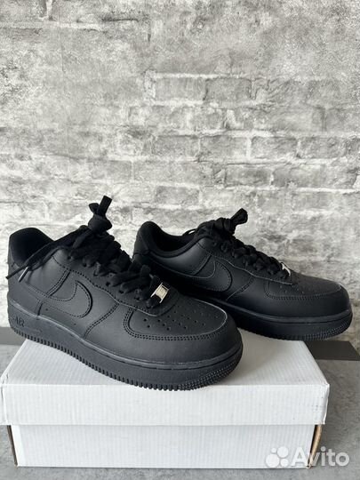 Кроссовки Nike air force черные 38р