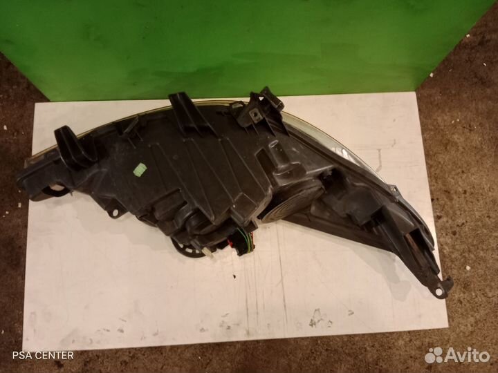 Фара левая Peugeot 207(галоген)