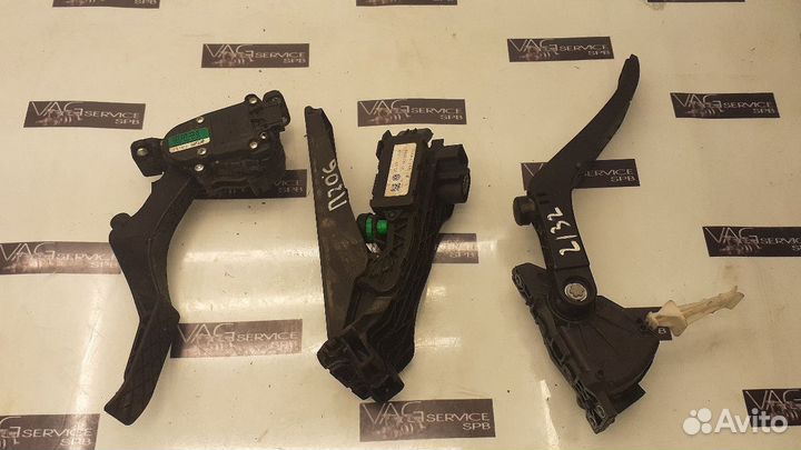 Педаль газа VW VAG transporter passat (B6)