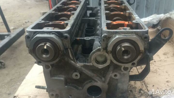 Головка блока цилиндров Пежо Ситроен 2.0 16V EW10