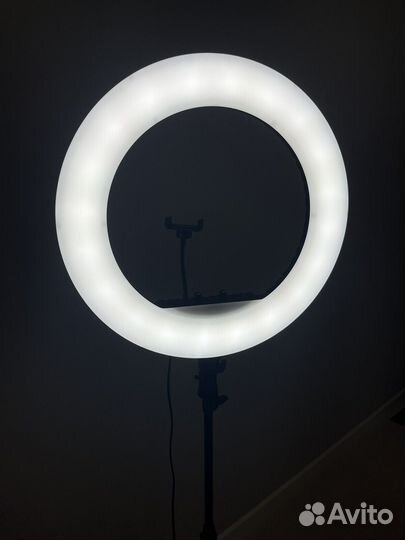 Кольцевая лампа 54 см со штативом
