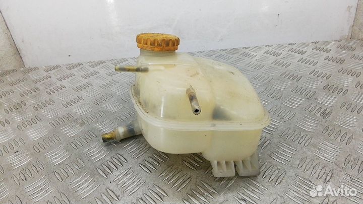 Бачок расширительный на Opel Astra G