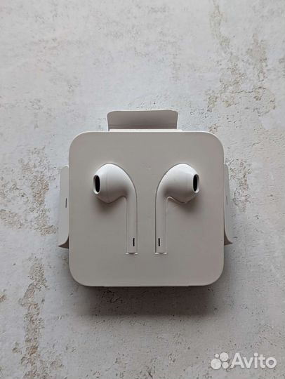 Apple earpods lightning