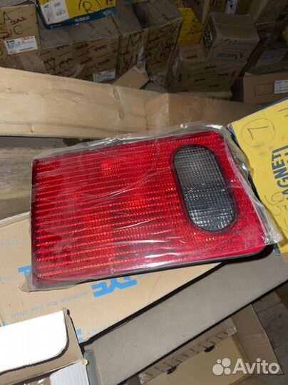 Фонарь задний внутренний Audi A8 D2