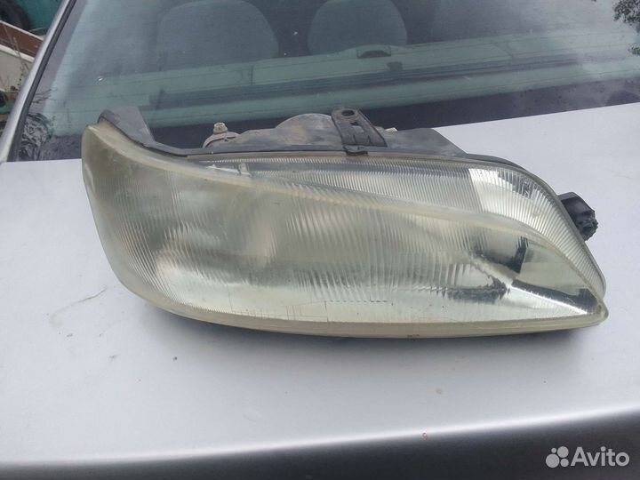 Фара левая Пежо 406