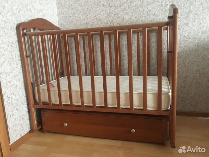 Детская кроватка