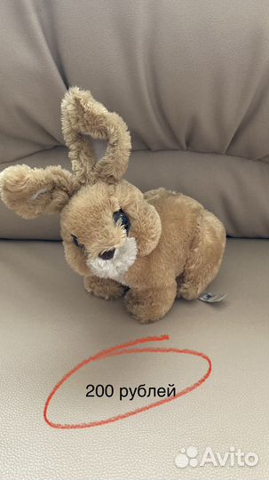 Игрушки мягкие зайцы и кролики