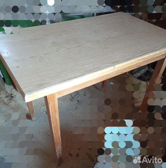 Стол кухонный