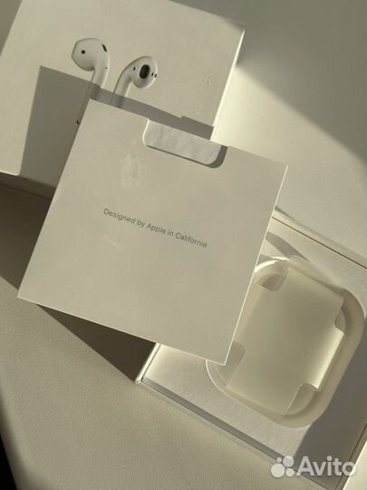 Коробка от наушников airpods
