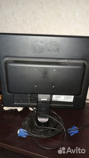 Монитор LG Flatron L1942SE