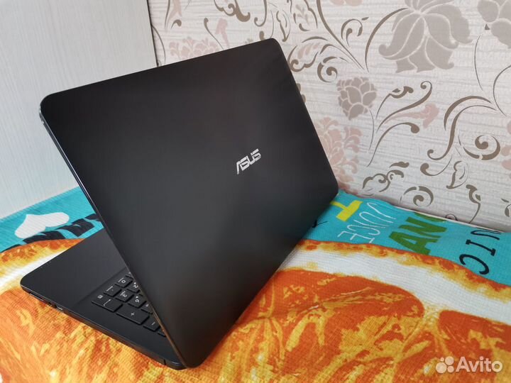 Новенький Asus i3-5(8GB+1TB+GeF920)
