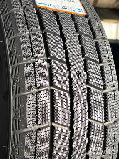 Centara Winter RX621 255/40 R20 101T