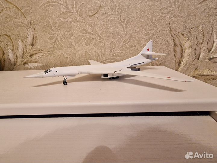 Модель самолета 1:200 Ту-160 / Tu-16