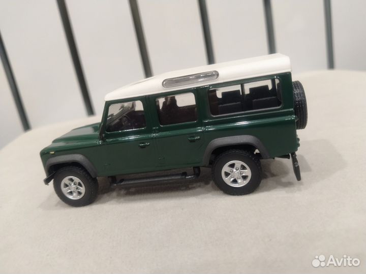 Модель land rover defender 1:43