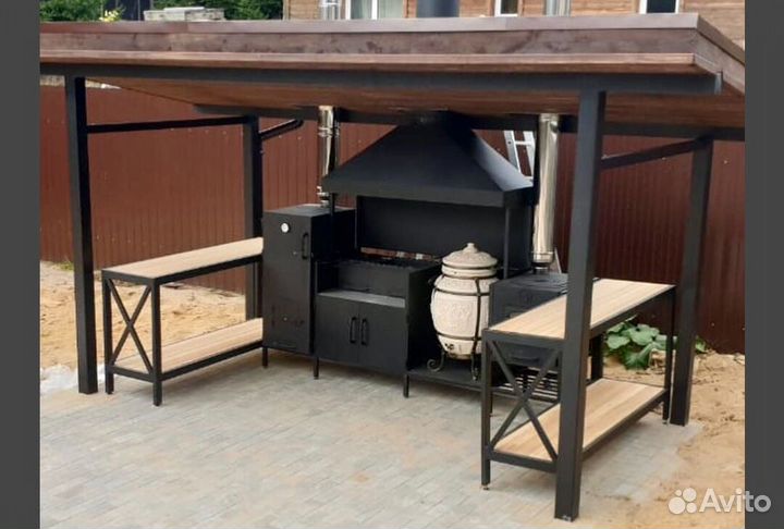Беседка с мангальной зоной 