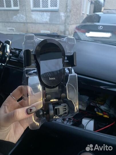 Подставка под телефон с зарядкой