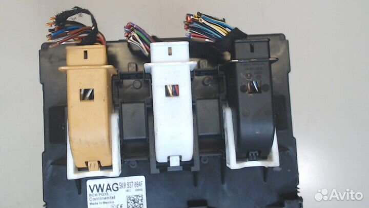 Блок управления бортовой сети Volkswagen Jetta 6