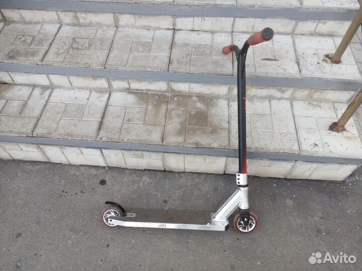 Трюковой самокат xaos